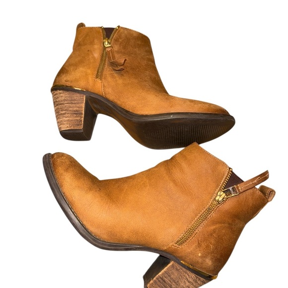 Steve Madden Leather Brown Ankle Booties With Side Zippers - Picture 9 of 10